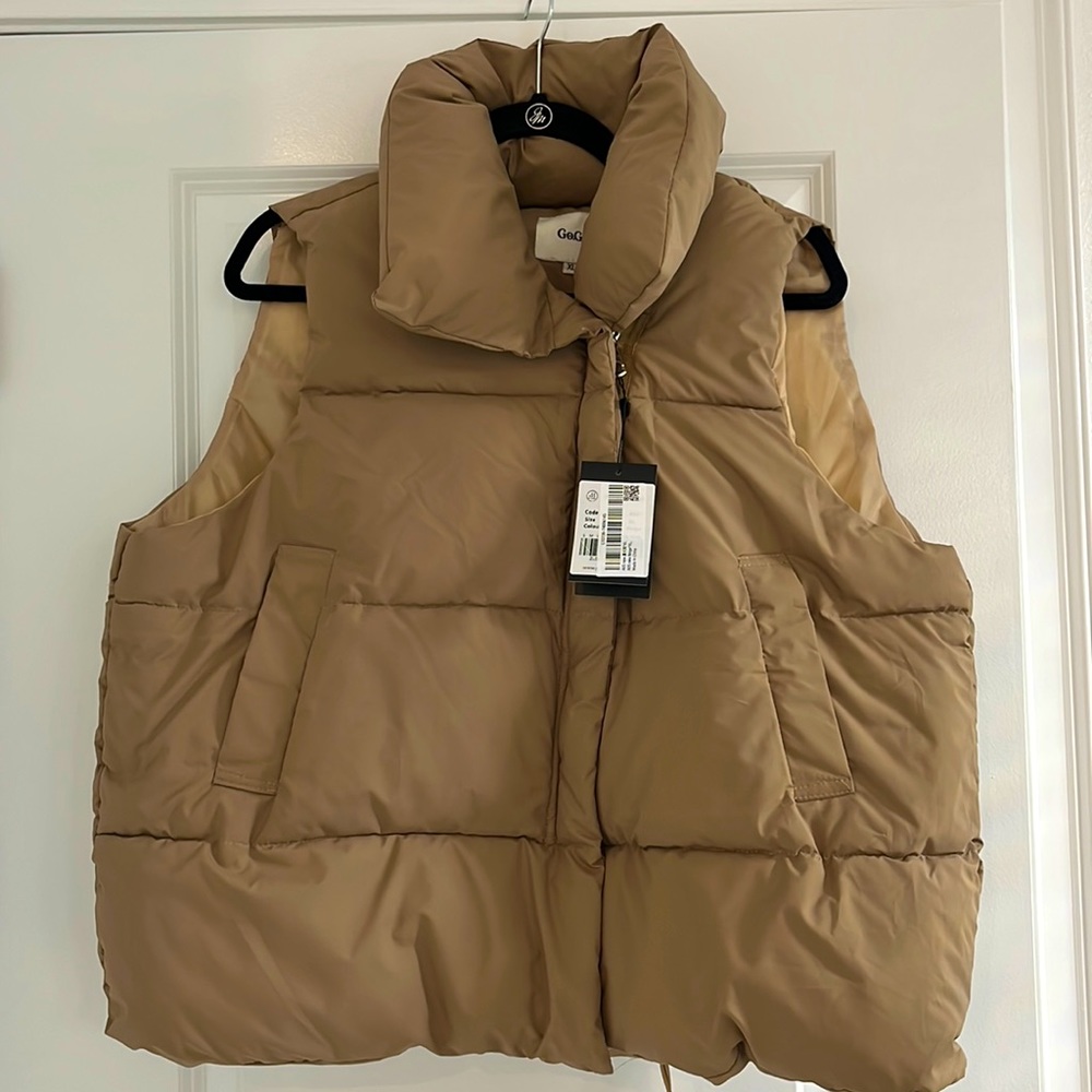 NWT puffer vest. Size XL